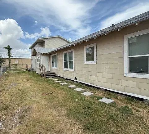 5th image of 1507 7th St #G