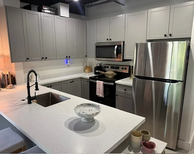 604 NE 9th Ave #3 — Photo 2