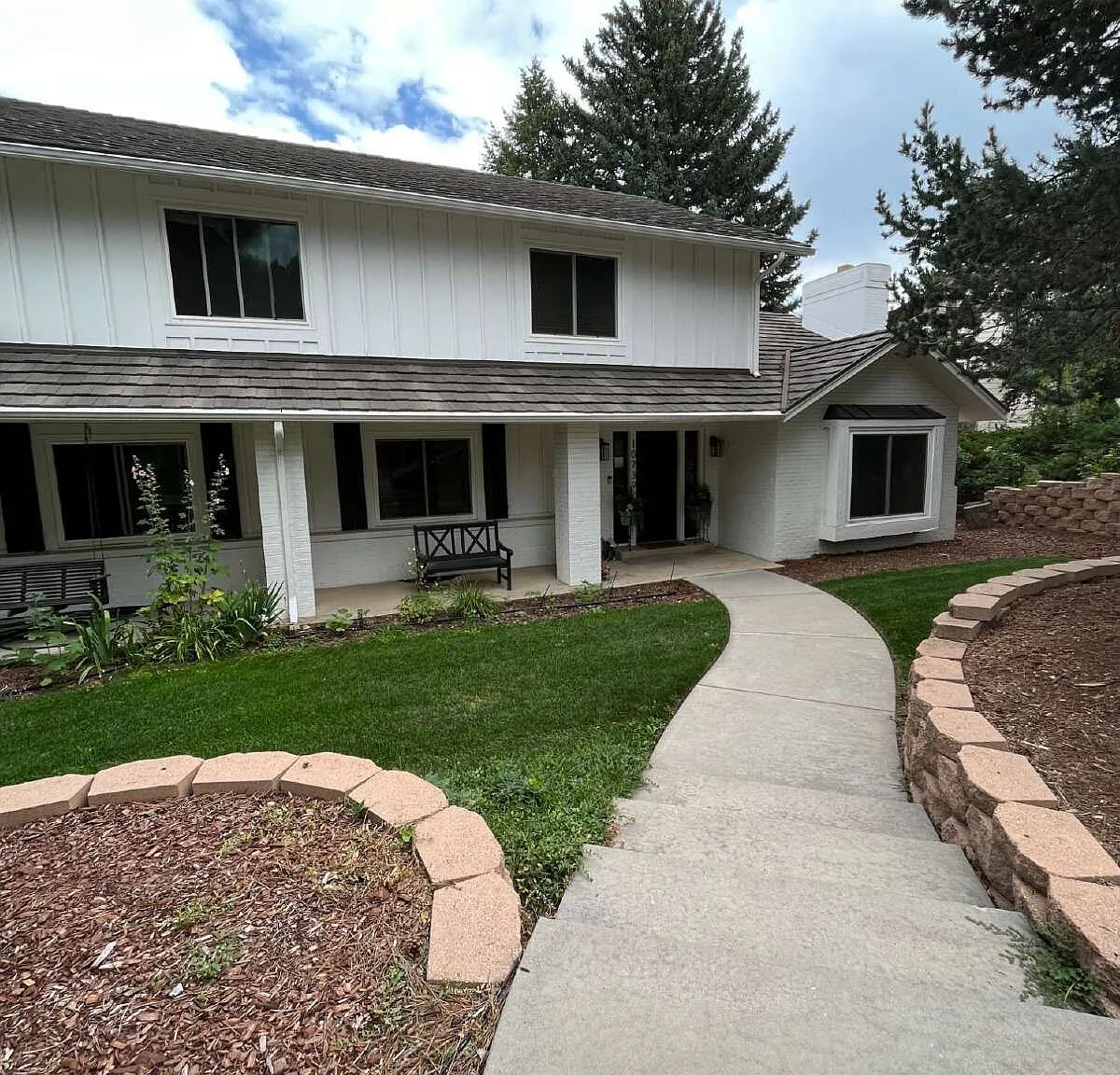5 bed, 4.5 bath, 4811 sqft, $5,500 — Photo 2