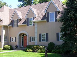 29 Morgan Ln, Locust Valley, NY 11560