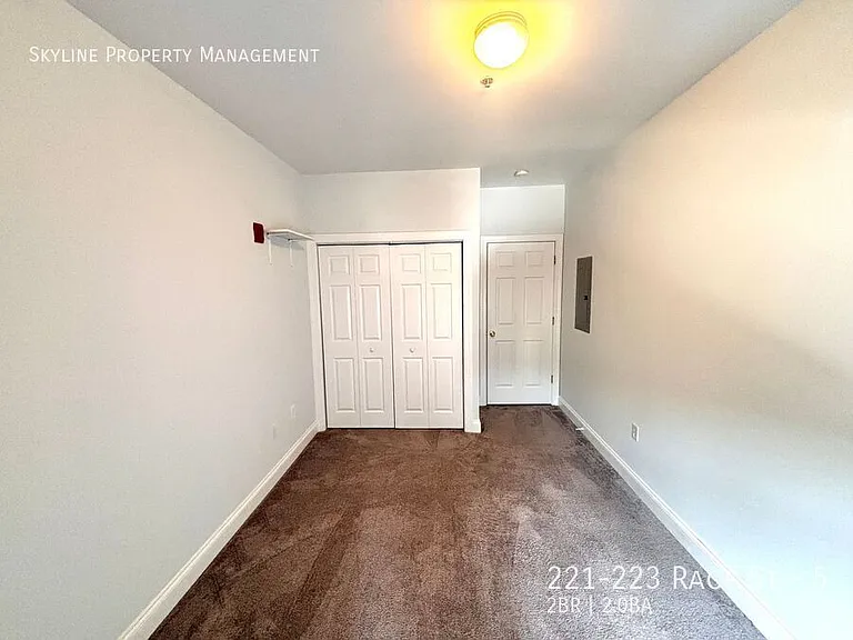 221-223 Race St #5 — Photo 10