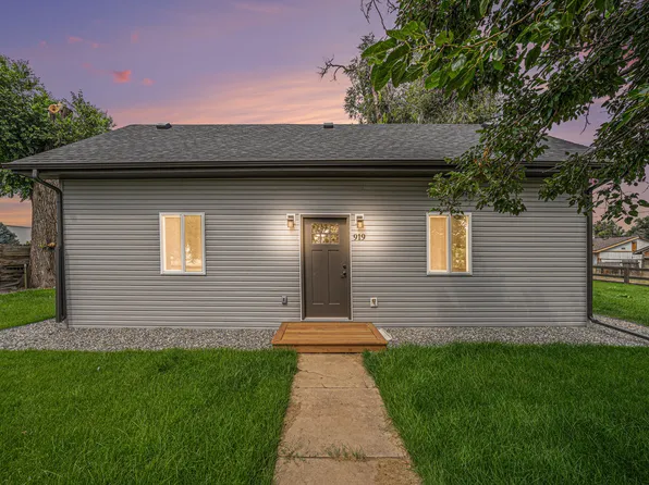 919 36th St, Evans, CO 80620