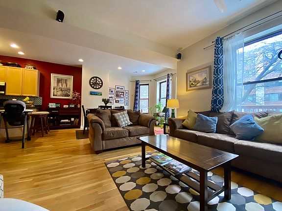 3rd image of 4921 N Kenmore Ave #2