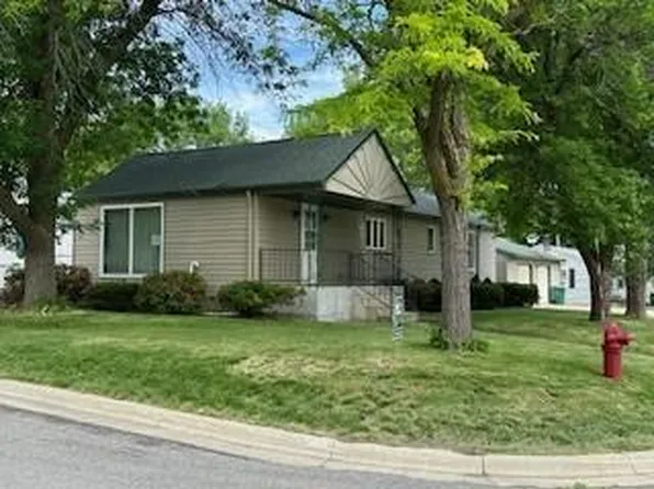 110 W Maple St, Marshall, MN 56258