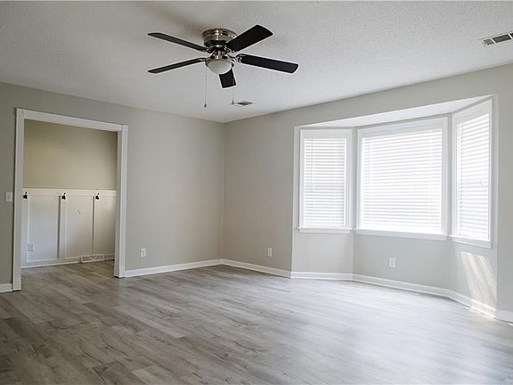 5th image of 216 Cannon St