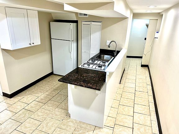 4th image of 5204 N Ludlam Ave #G