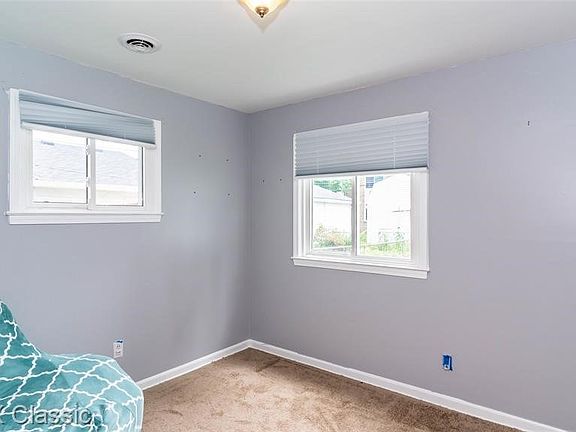 2nd image of 411 Woodlawn Ave