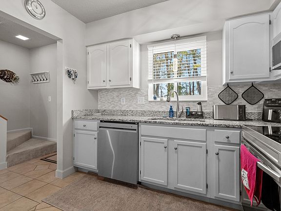 4th image of 838 Villa Dr. #838