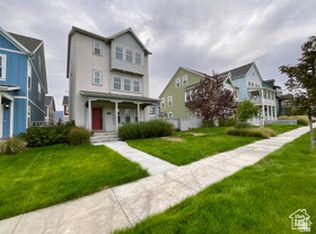 11638 S Skyward Rd W, South Jordan, UT 84009