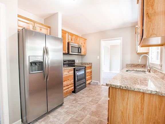 4th image of 147 Reichard Dr