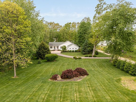 2nd image of 3831 Apple Valley Dr