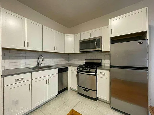 Rented by Hillel Realty Group | media 1