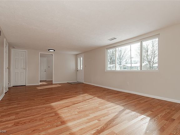2nd image of 13874 Heatherwood Dr