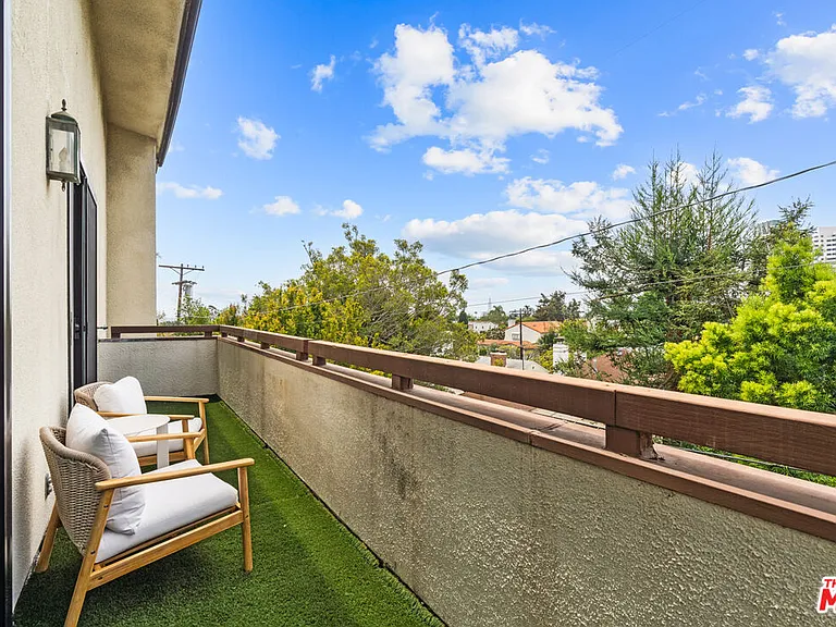1277 S Beverly Glen Blvd #408 — Photo 24
