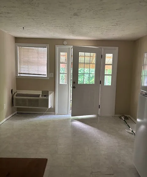 228 Main St — Photo 9