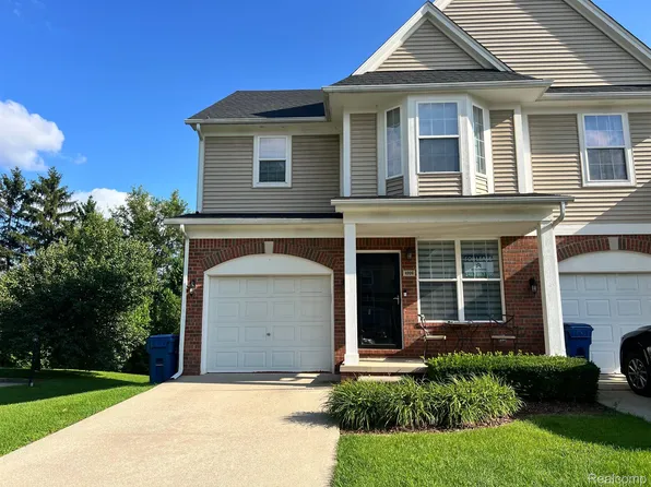 4926 Green Ct, Shelby Township, MI 48317