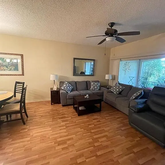 1096 Woodshire Ln #C106 — Photo 15
