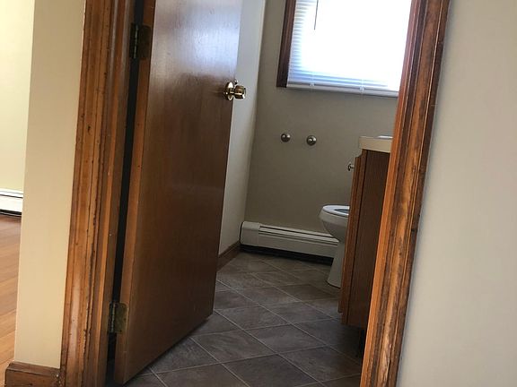 5th image of 28 Blaine St #28