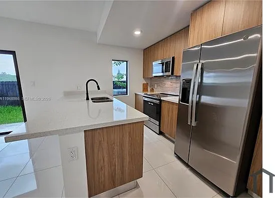 215 NW 13th Pl #0 — Photo 19