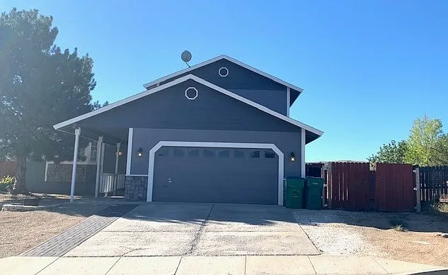 405 Veronica Ave photo 1