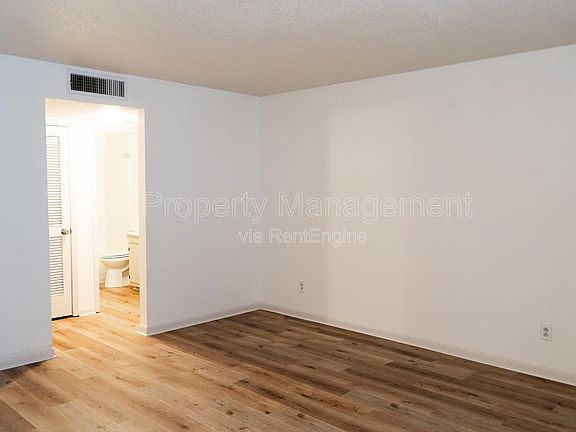 3rd image of 706 E Inskip Dr APT 4