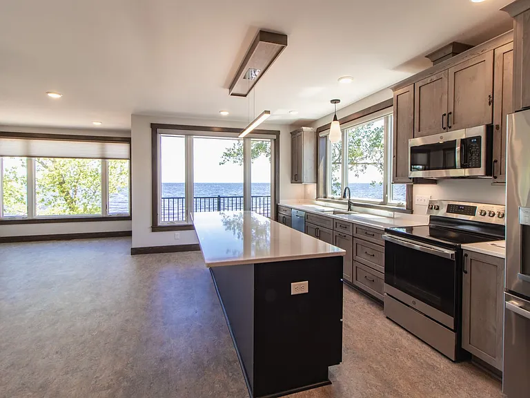 802 S Lake Ave #2 — Photo 1