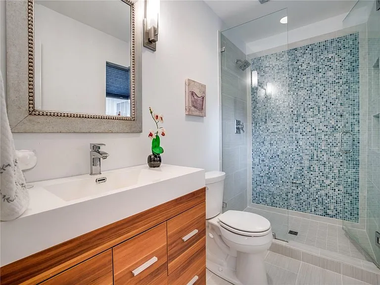 2727 Alco Ave — Photo 8