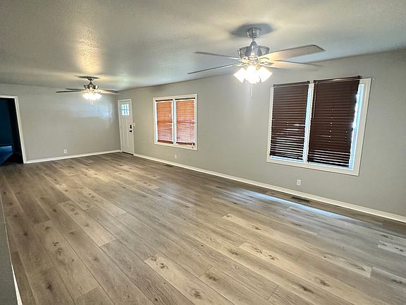 3rd image of 2615 N Beard Ave