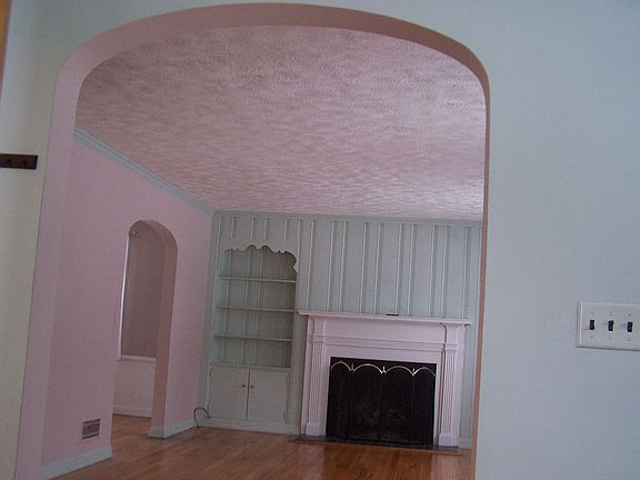 5th image of 2540 Albert Dr SE