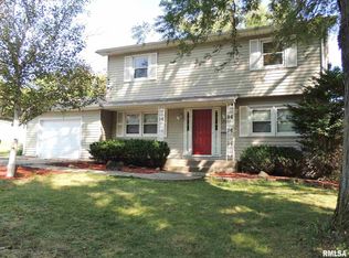 2540 33rd St, Moline, IL 61265