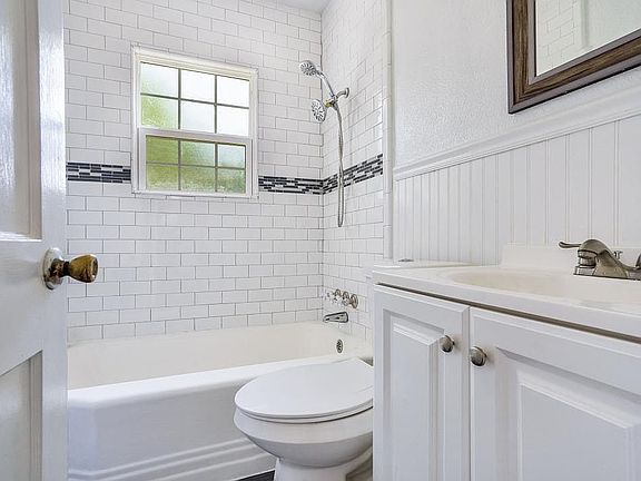 2nd image of 1830 Newport Ave #1