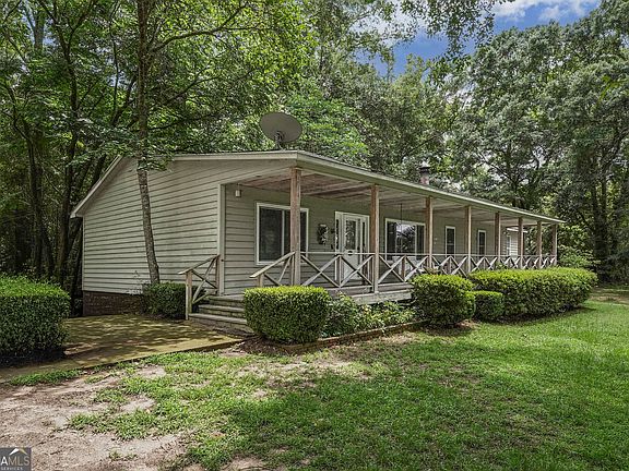 2nd image of 203 Brookwood Ln
