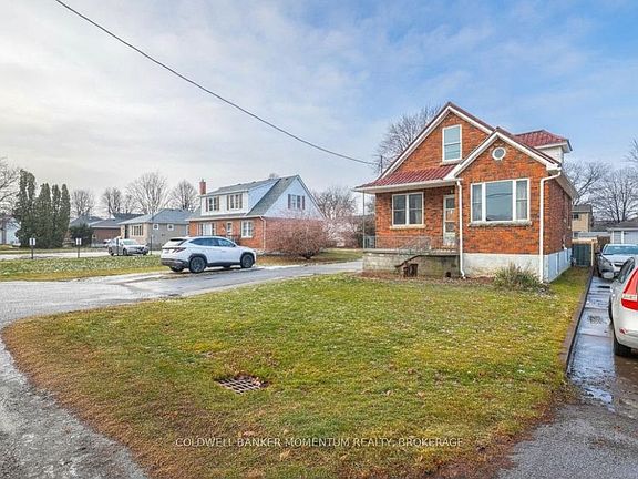 3rd image of 123 Haig St