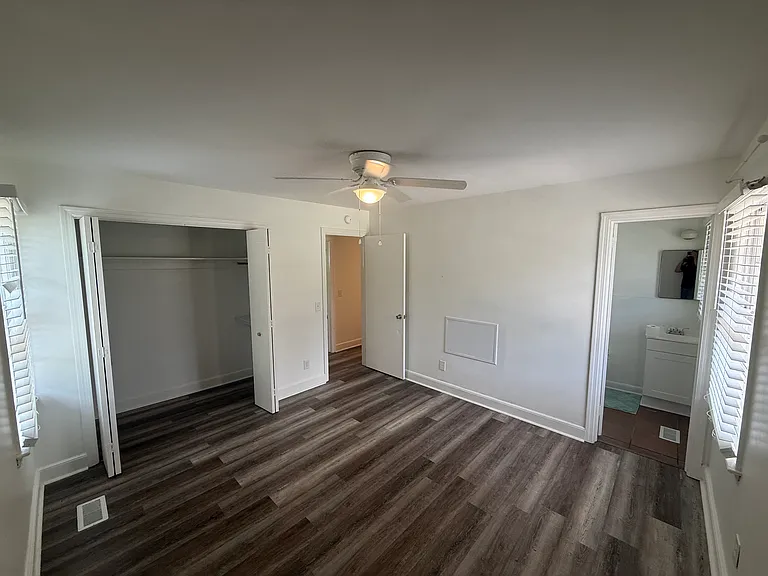 1808 W Higgins St — Photo 12