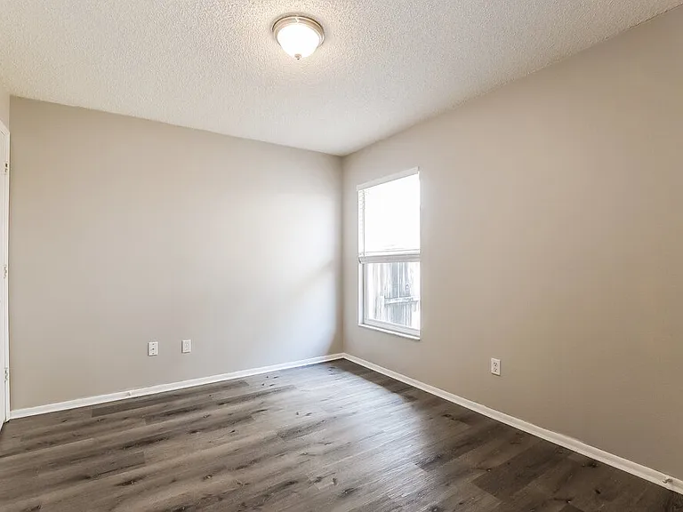 1029 Beckstrom Dr — Photo 14