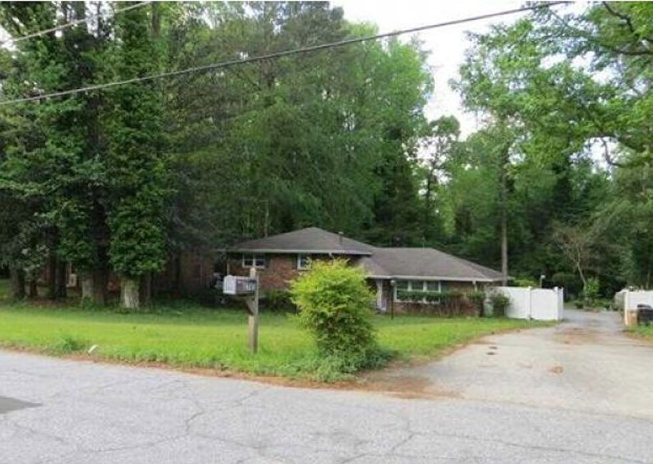 2nd image of 2705 Hayden Dr