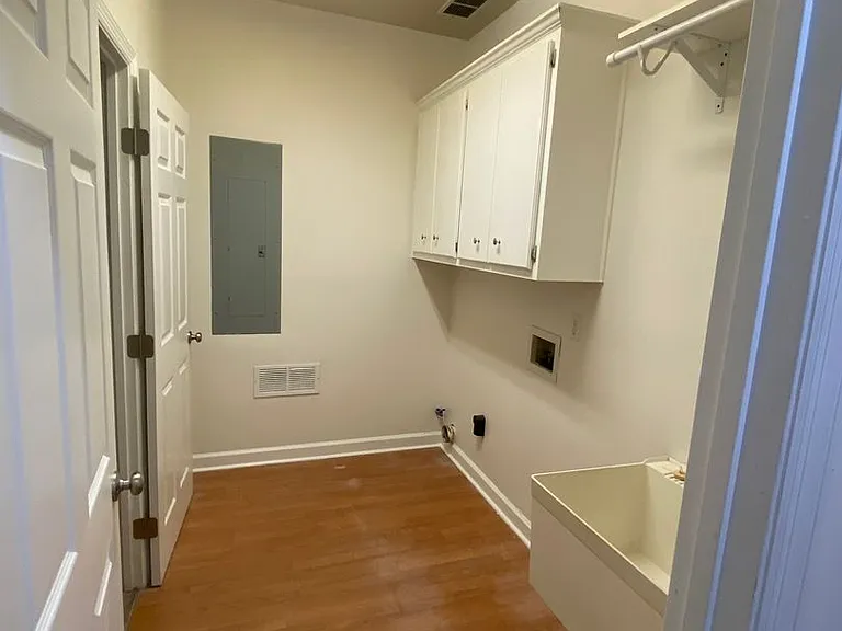 4545 Reigate Ct — Photo 16