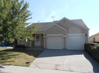 19238 E Carmel Cir, Aurora, CO 80011