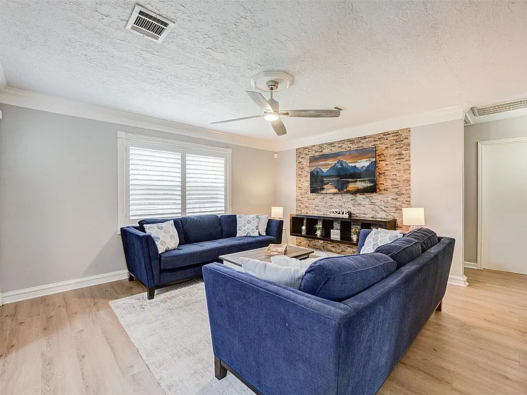 1207 Archer St — Photo 17