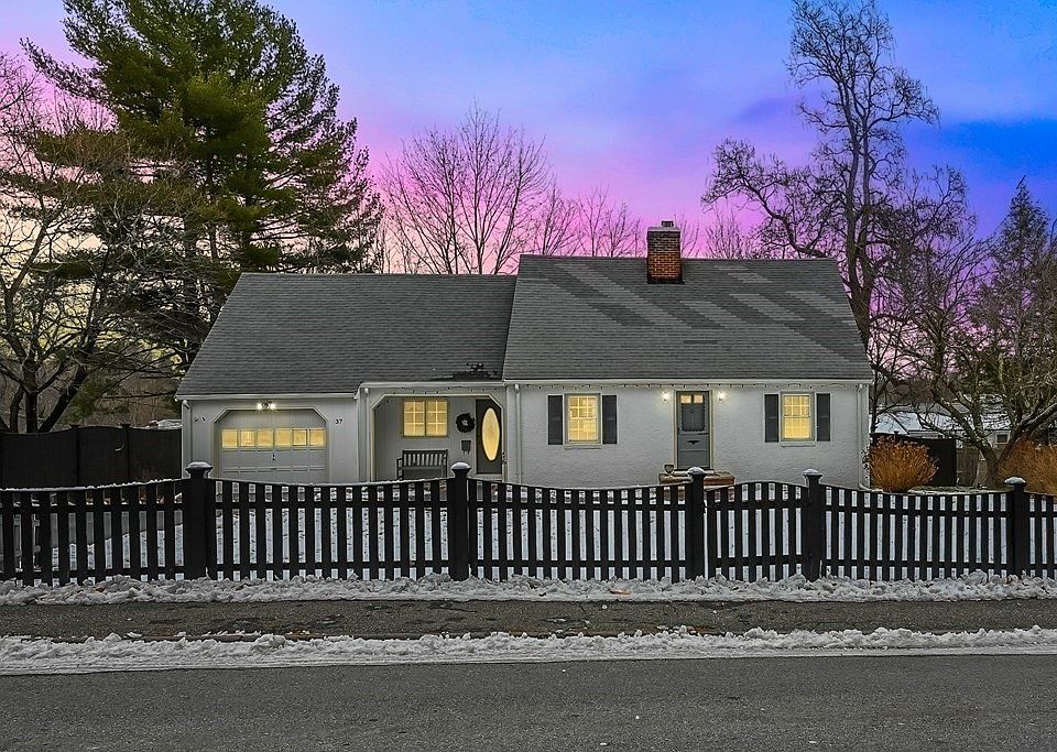 37 Glen Rd Wilmington MA Zillow