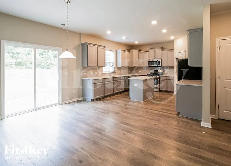 144 Daniels Creek Cir — Photo 6
