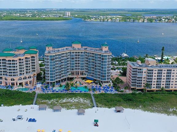 4th image of 200 Estero Blvd #402