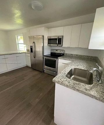 3rd image of 310 Sheridan St