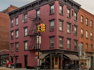 142 Franklin St APT 4B, Brooklyn, NY 11222