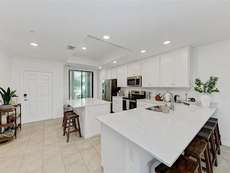 5685 Palmer Cir #105 — Photo 9