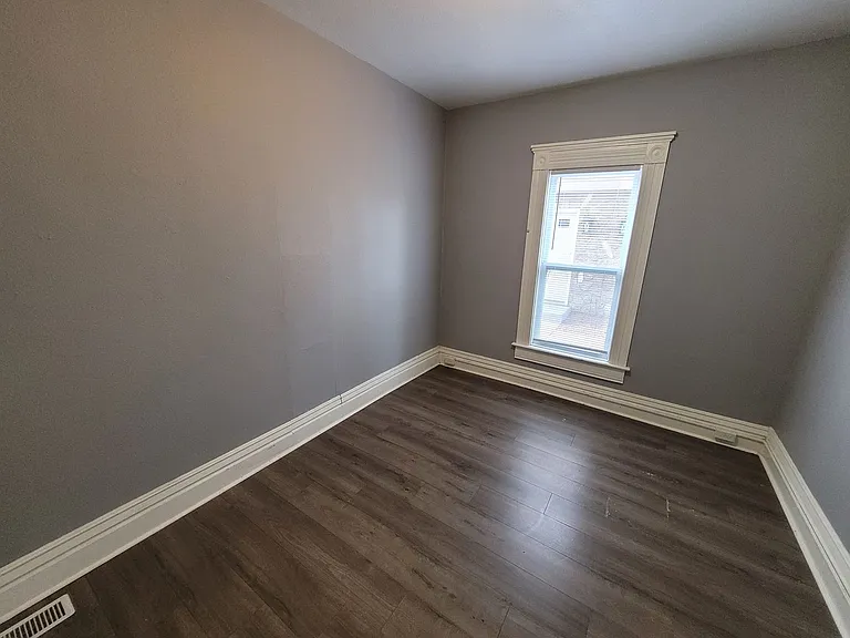 1507 Avon St — Photo 5