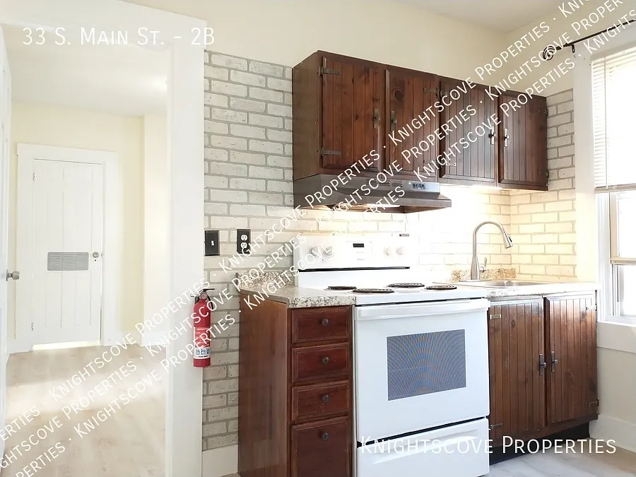 33 S Main St #2B