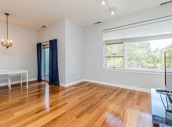 3rd image of 3727 N Wolcott Ave Unit 6