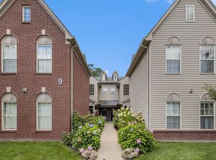 1097 Addington Ln, Ann Arbor, MI 48108