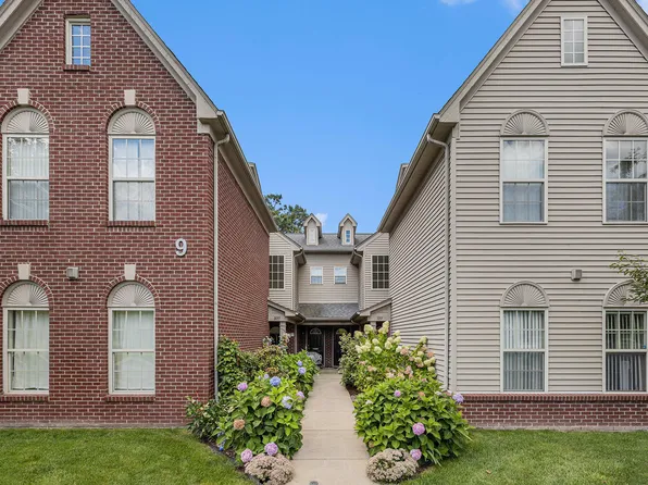 1097 Addington Ln, Ann Arbor, MI 48108